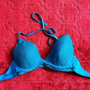 Bathing suit top don’t have the bottoms but tag still on and never worn